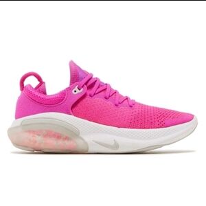 Nike Women’s Joyride Run Flyknit Sz 7 and 7.5